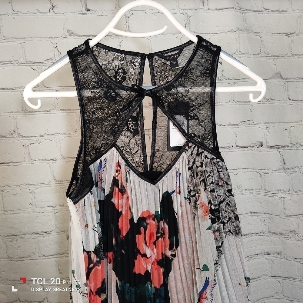 GUESS Abril Pleated Trapeze Dress M Floral Lace NEW - Picture 4 of 8
